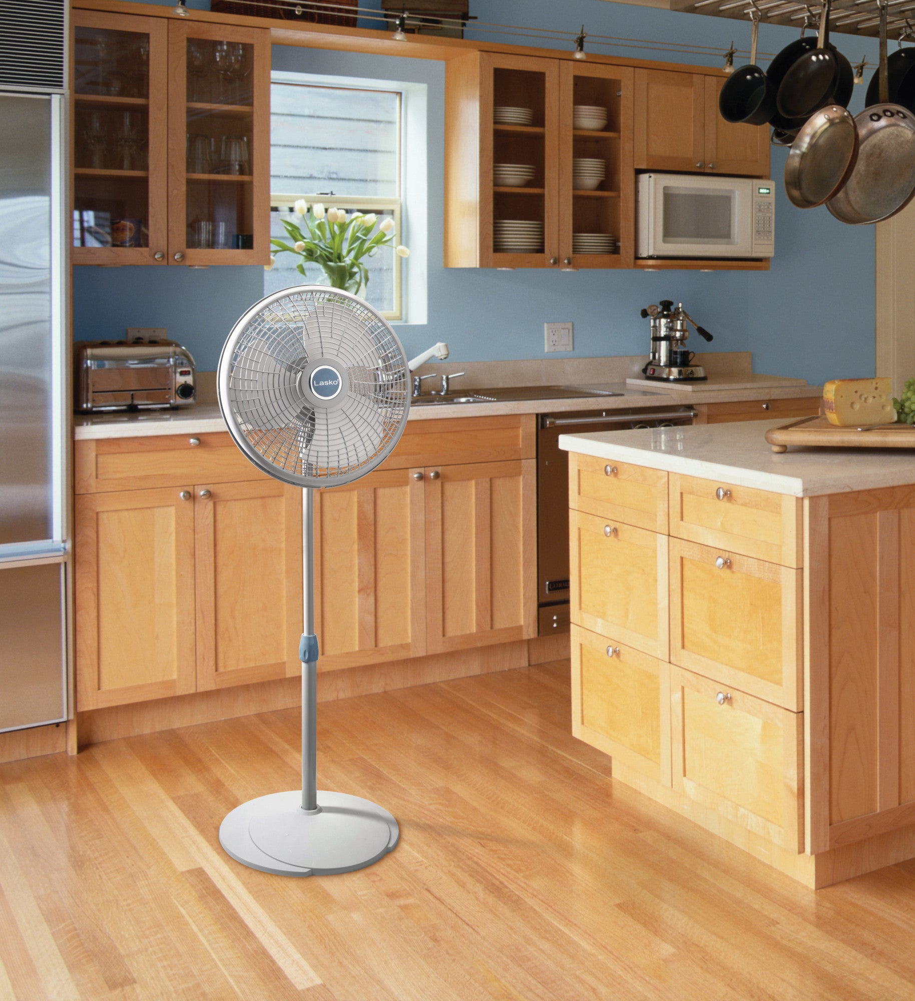 Lasko 16 Pedestal Fan: Oscillating. 3-Speed. Adjustable Height. Gray - Image 8